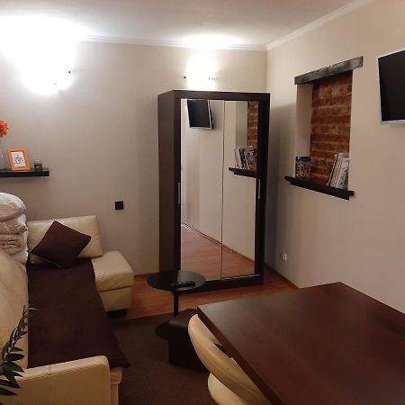 Z Prywatnym Ogrodkiem Centrum Jelenia Gora Luaran gambar